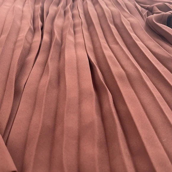 H&M brown blouse. NEW! - Picture 2 of 6